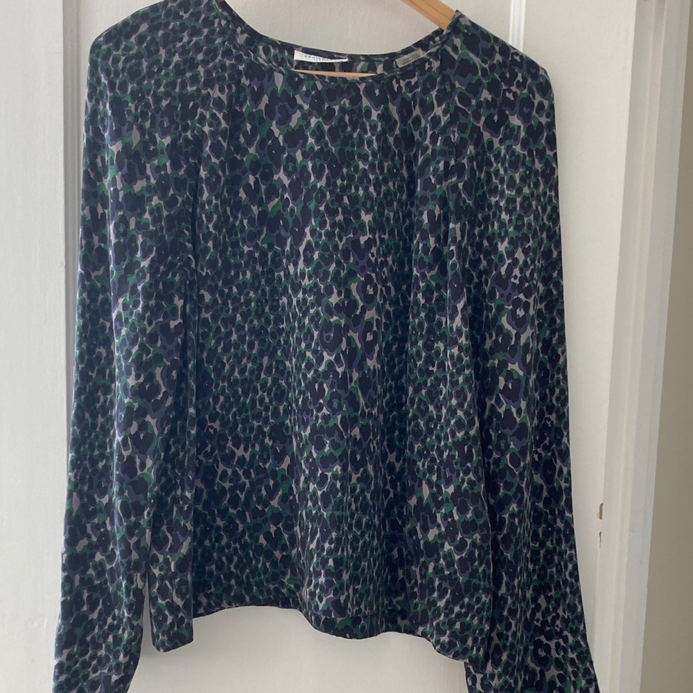 Equipment SILK blouse runs big!